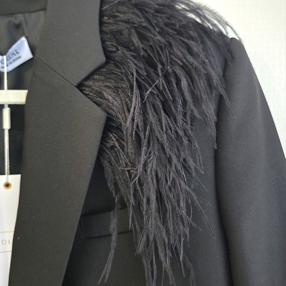 Mac Duggal Women's Black Blazer With Feather Lapel Sz 2 - Picture 3 of 6